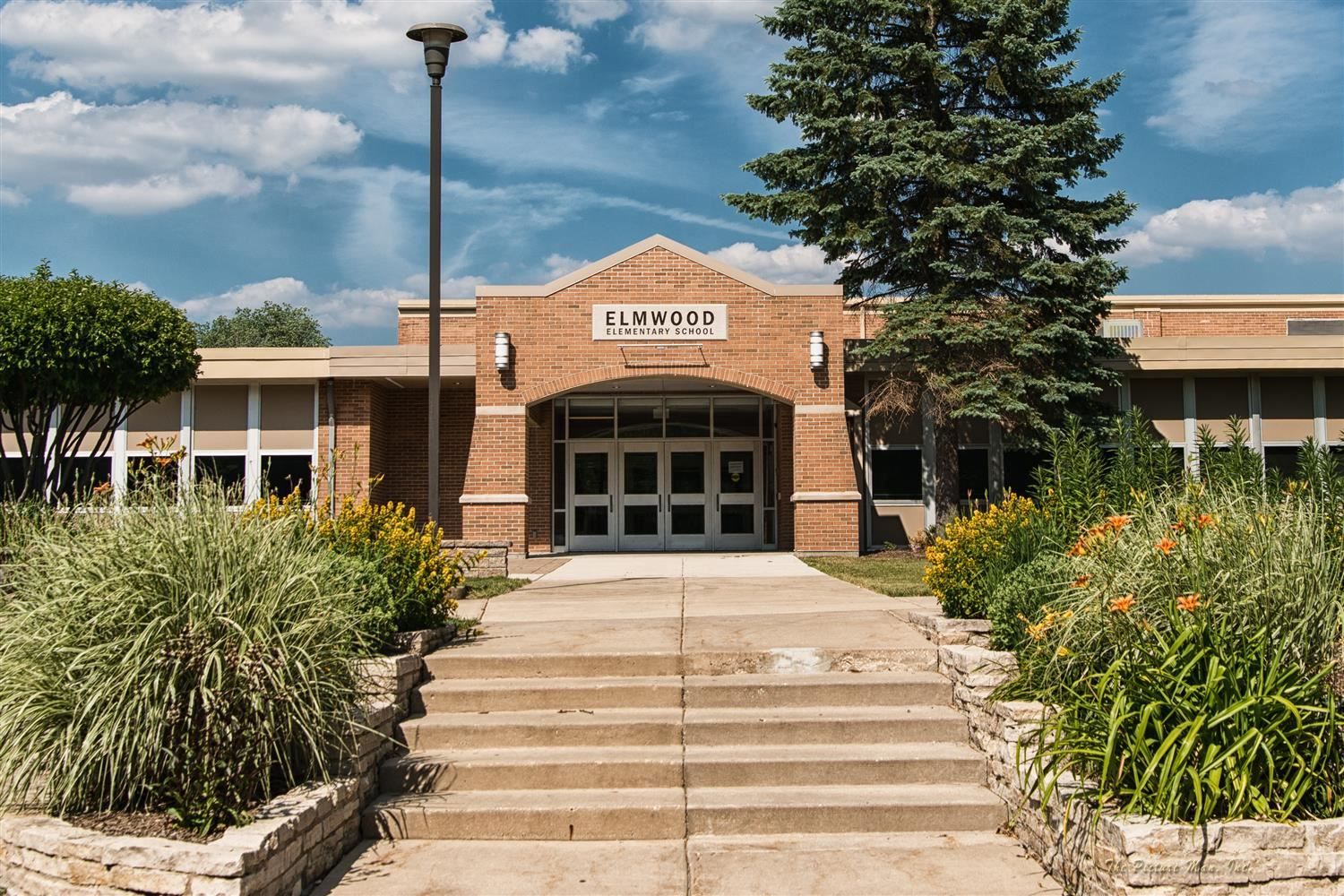 Naperville Community Unit School District 203 / Homepage